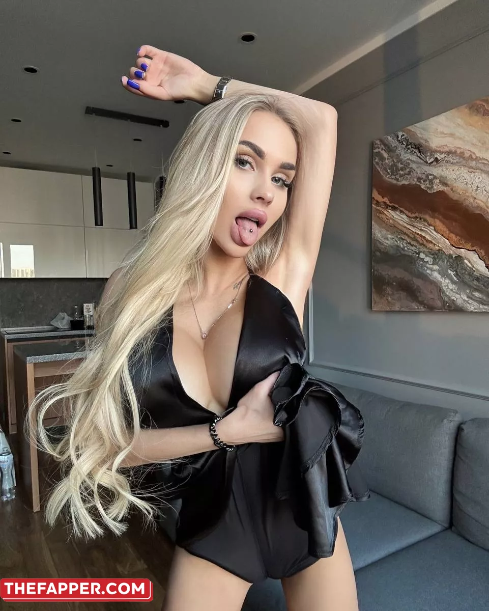 Eliasa A A Gorgeous OnlyFans Model Flaunts Her Enormous Tits In Her Elegant Gown #4