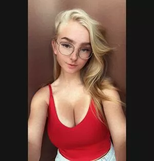  Blonde_vivi OnlyFans Leak 744ySr56Lm