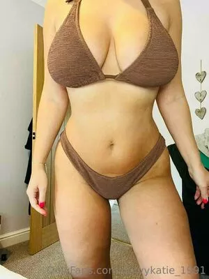  Curvykatie_1991 OnlyFans Leak Aac2PJ7Sh0