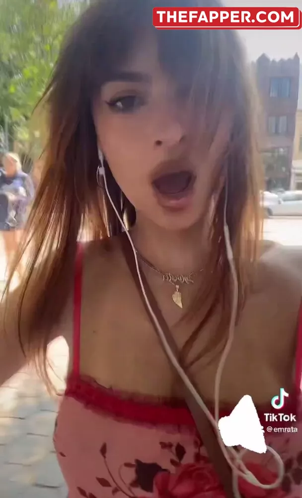  Emily Ratajkowski  Onlyfans Leaked Nude Image #5azJDA3Pd6