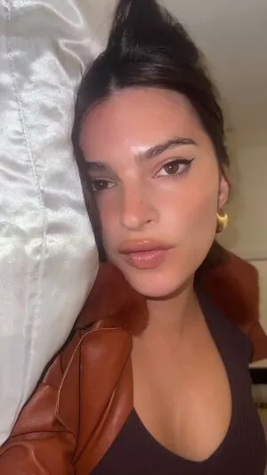  Emily Ratajkowski Onlyfans Leaked Nude Image #6CBnaPBE1S