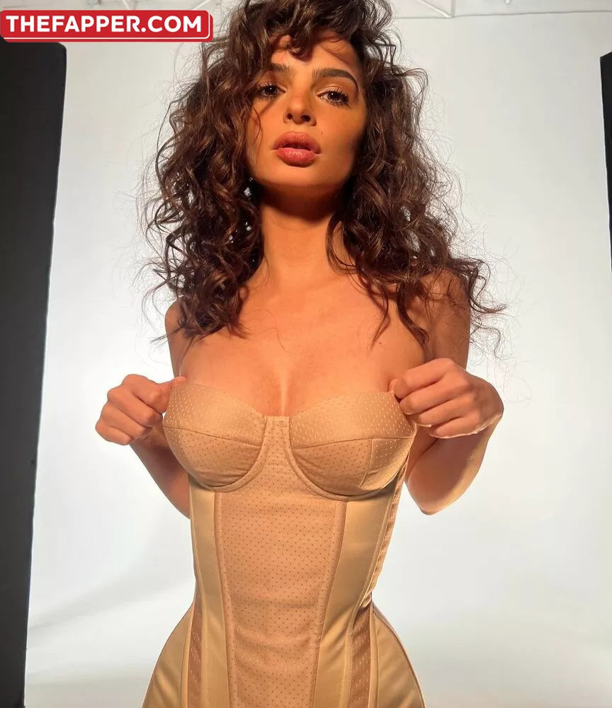  Emily Ratajkowski  Onlyfans Leaked Nude Image #7DLw1OHm8L