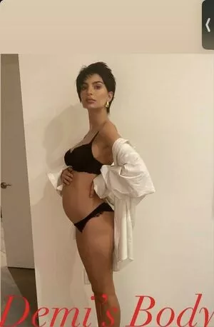  Emily Ratajkowski Onlyfans Leaked Nude Image #pum6s4Fz75