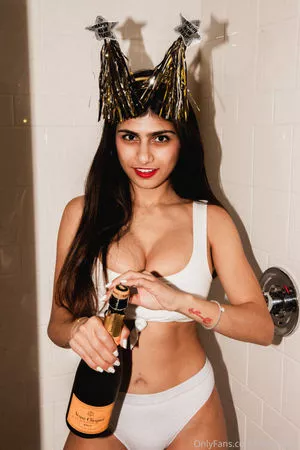  Mia Khalifa OnlyFans Leak 3lnuvS455Q