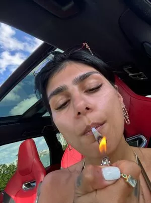  Mia Khalifa OnlyFans Leak 4BwznS40KZ