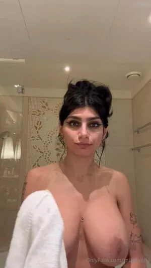  Mia Khalifa OnlyFans Leak 4adGcI32MJ