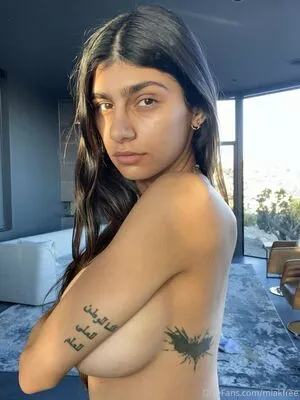  Mia Khalifa OnlyFans Leak 5rmYHbDe2B