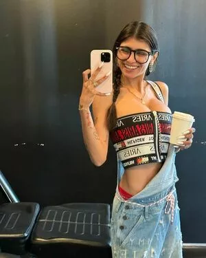  Mia Khalifa OnlyFans Leak 6HIthwMIyd