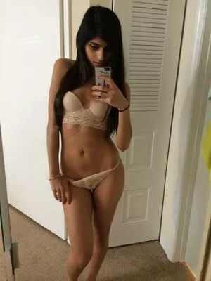  Mia Khalifa OnlyFans Leak 7FqU8pibGm