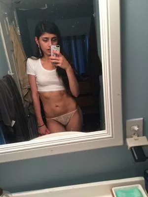  Mia Khalifa OnlyFans Leak 7esLzAKuWh