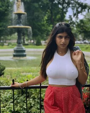  Mia Khalifa OnlyFans Leak 9vBhUJ3dRo