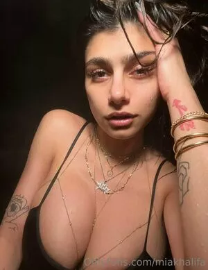  Mia Khalifa OnlyFans Leak CtoAhesCSL