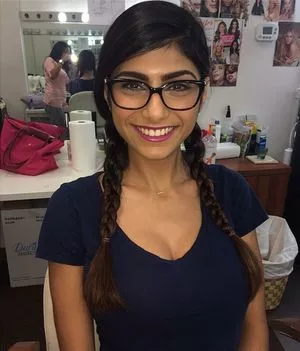  Mia Khalifa OnlyFans Leak Dvy5DOVfrO