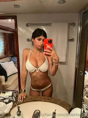  Mia Khalifa OnlyFans Leak HE7LqR3sl1