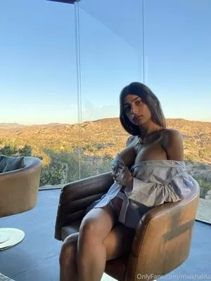  Mia Khalifa OnlyFans Leak LJNYZ04O1o