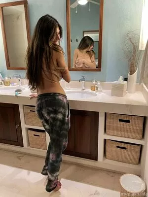  Mia Khalifa OnlyFans Leak Q2bj0w7Bnc