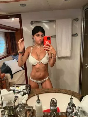  Mia Khalifa OnlyFans Leak QnZTCpKjQR