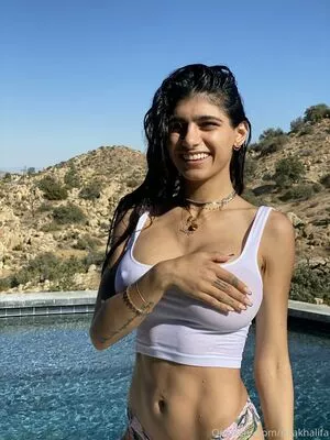  Mia Khalifa OnlyFans Leak XI3CnBvB4m