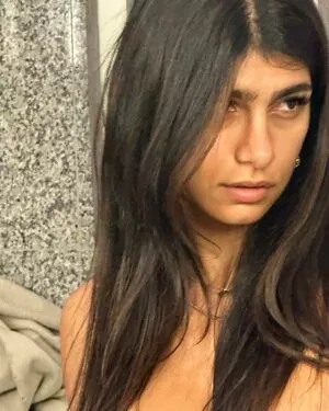  Mia Khalifa OnlyFans Leak YfSGhNMVek