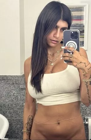  Mia Khalifa OnlyFans Leak Zc98mbzebj