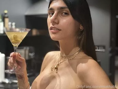  Mia Khalifa OnlyFans Leak d1W460MwMq