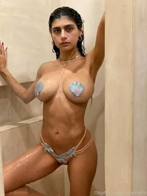  Mia Khalifa OnlyFans Leak giFH1yHt4A