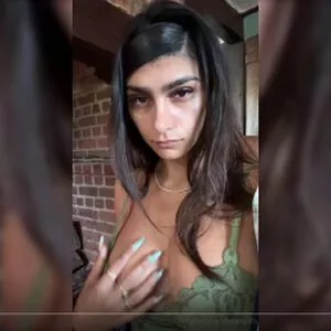  Mia Khalifa OnlyFans Leak u58rmugGEh