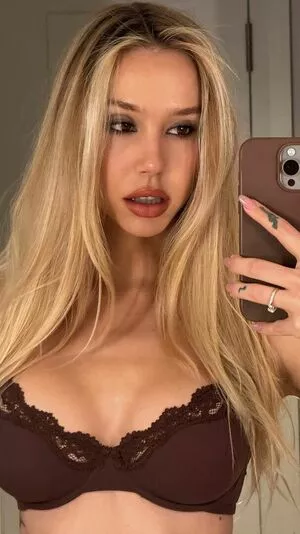 Alexis Ren Onlyfans Leaked Nude Image #S8184zrqdD