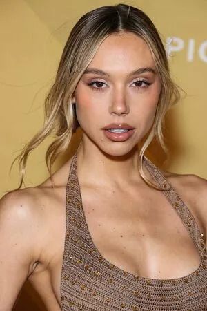 Alexis Ren Onlyfans Leaked Nude Image #eyZmB9N92S