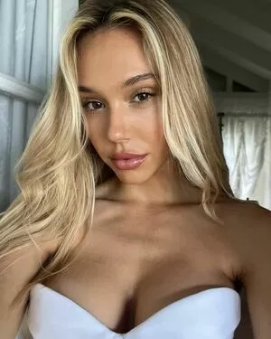 Alexis Ren Onlyfans Leaked Nude Image #pzQ0yNc9zM