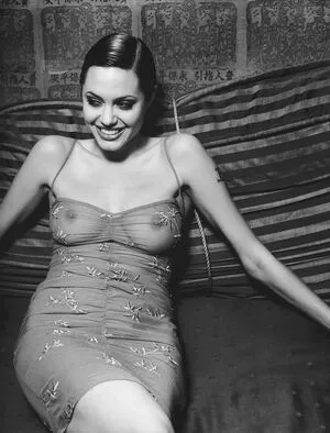 Angelina Jolie Onlyfans Leaked Nude Image #CfjslsKme8