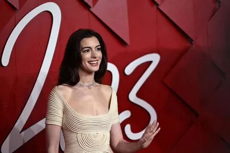 Anne Hathaway Onlyfans Leaked Nude Image #3oHKGJ94nm