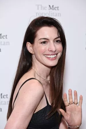 Anne Hathaway Onlyfans Leaked Nude Image #hXA1krbNNI