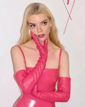 Anya Taylor Joy Onlyfans Leaked Nude Image #C1ZqB7Hu21