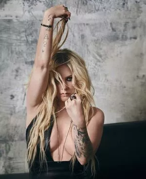 Avril Lavigne Onlyfans Leaked Nude Image #RWbeZJynVs