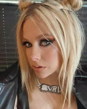 Avril Lavigne Onlyfans Leaked Nude Image #cDKeDOYD5A