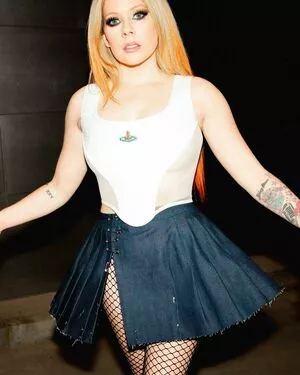 Avril Lavigne Onlyfans Leaked Nude Image #qEQ6qVuKhK