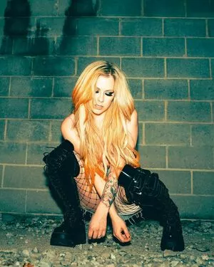 Avril Lavigne Onlyfans Leaked Nude Image #vw2i1sSSew