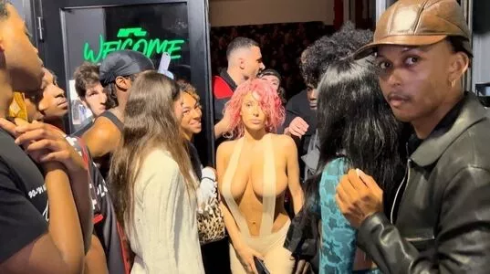 Bianca Censori Onlyfans Leaked Nude Image #HSvX61zISD