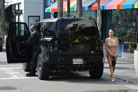 Bianca Censori Onlyfans Leaked Nude Image #cQtm2eh6eE