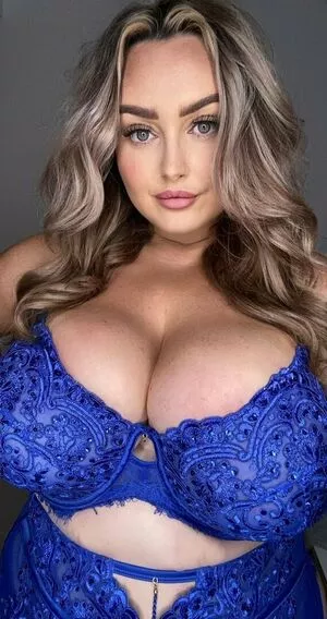 Bustyholly Onlyfans Leaked Nude Image #h79vqsBwsm