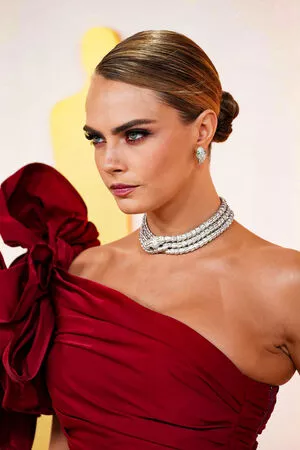 Cara Delevingne Onlyfans Leaked Nude Image #1vvaVpM7NN