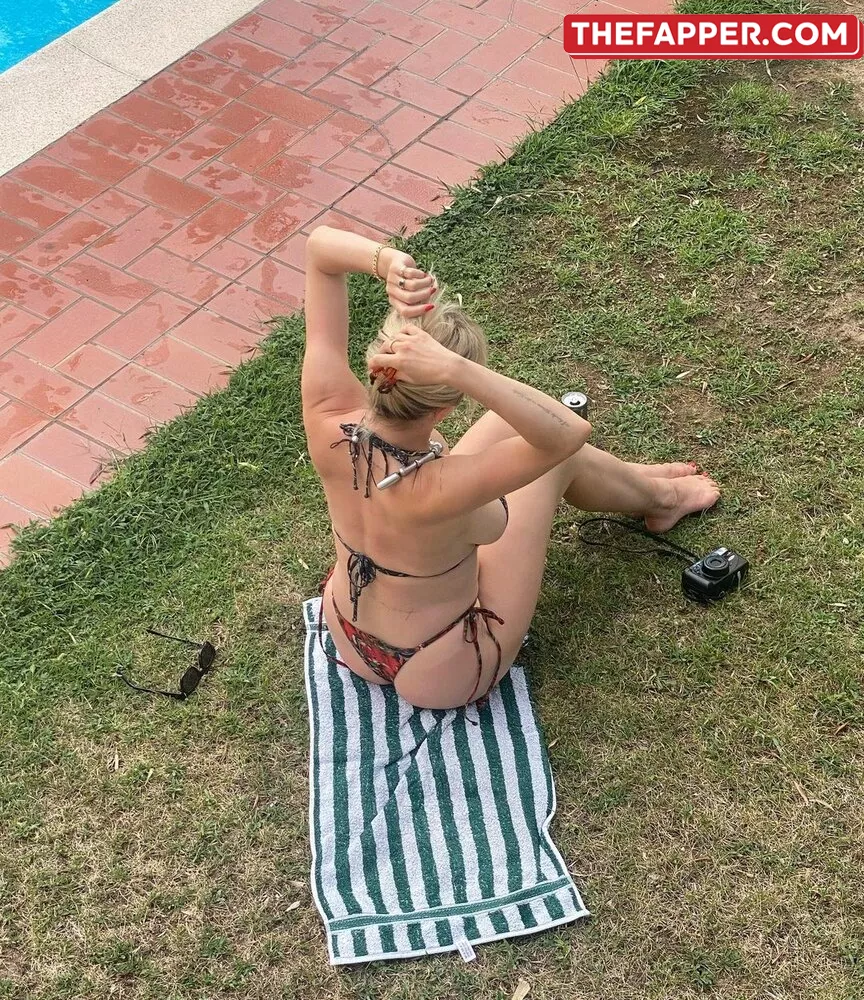 Caroline Vreeland  Onlyfans Leaked Nude Image #7XvCHzctIc