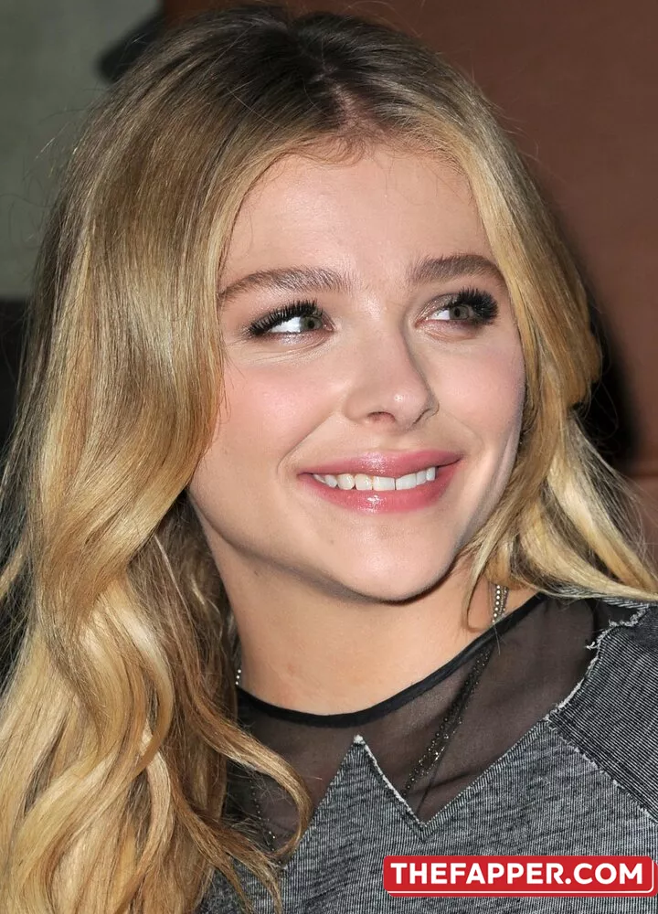 Chloë Grace Moretz  Onlyfans Leaked Nude Image #I1lRFM5Joc