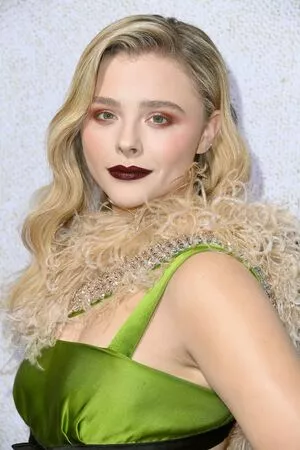 Chloë Grace Moretz Onlyfans Leaked Nude Image #wkB1J78Tte