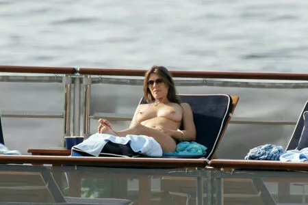 Elizabeth Hurley Onlyfans Leaked Nude Image #roEFGibLbi