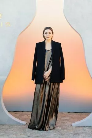 Elizabeth Olsen Onlyfans Leaked Nude Image #mnfZ9zUejz