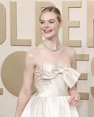 Elle Fanning Onlyfans Leaked Nude Image #2Anqe9F9QE