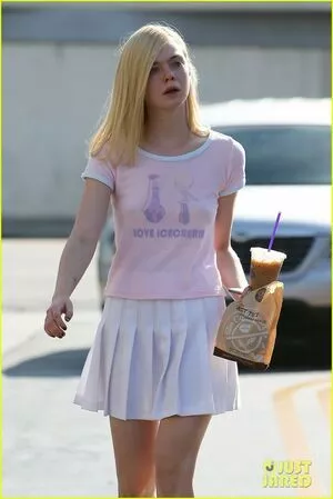 Elle Fanning Onlyfans Leaked Nude Image #IArwN67gb0