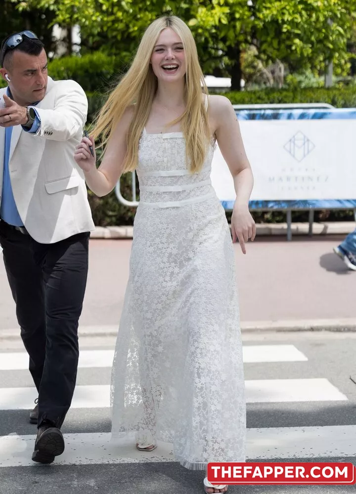 Elle Fanning  Onlyfans Leaked Nude Image #LM4mwXX6tl